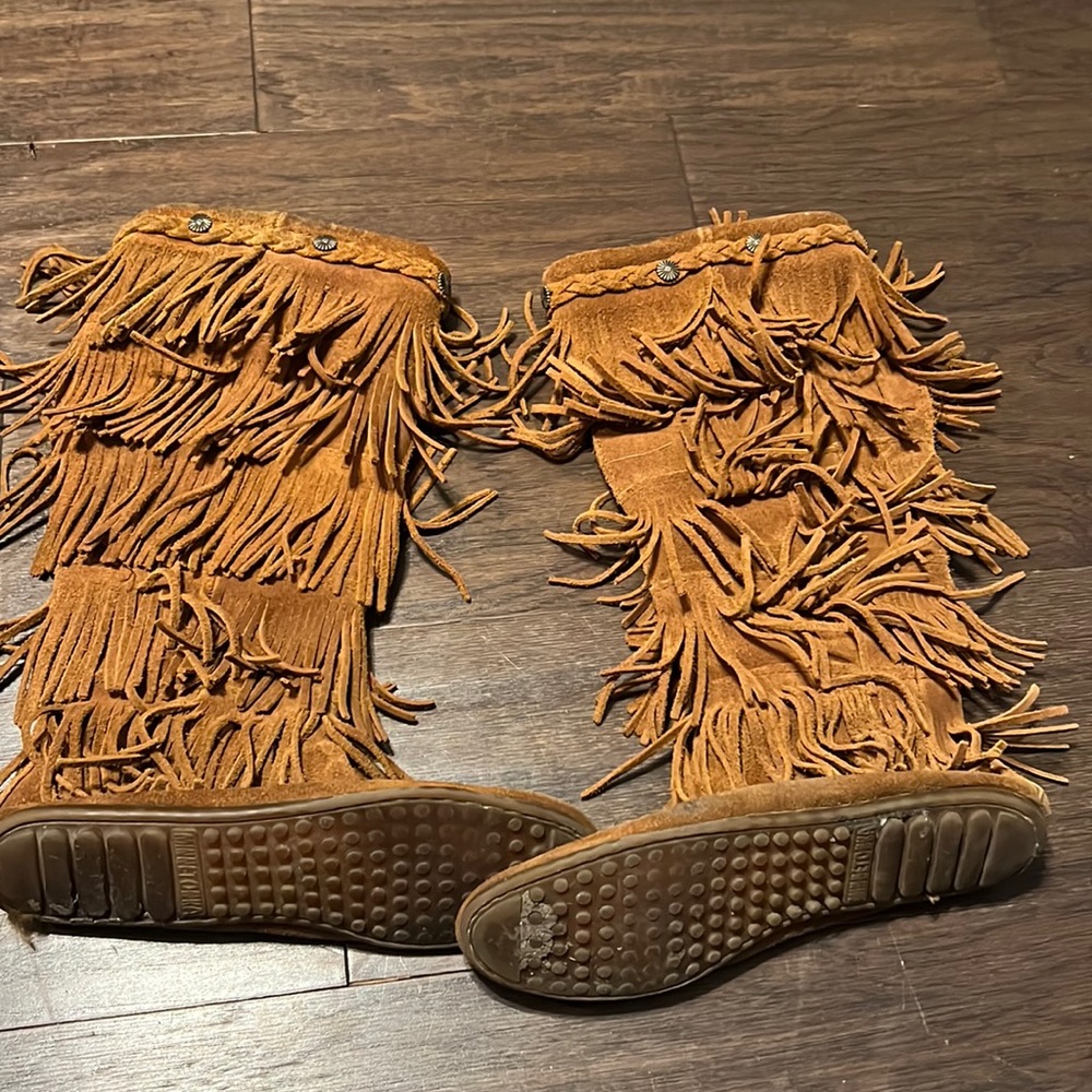 Minnetonka fringe boots